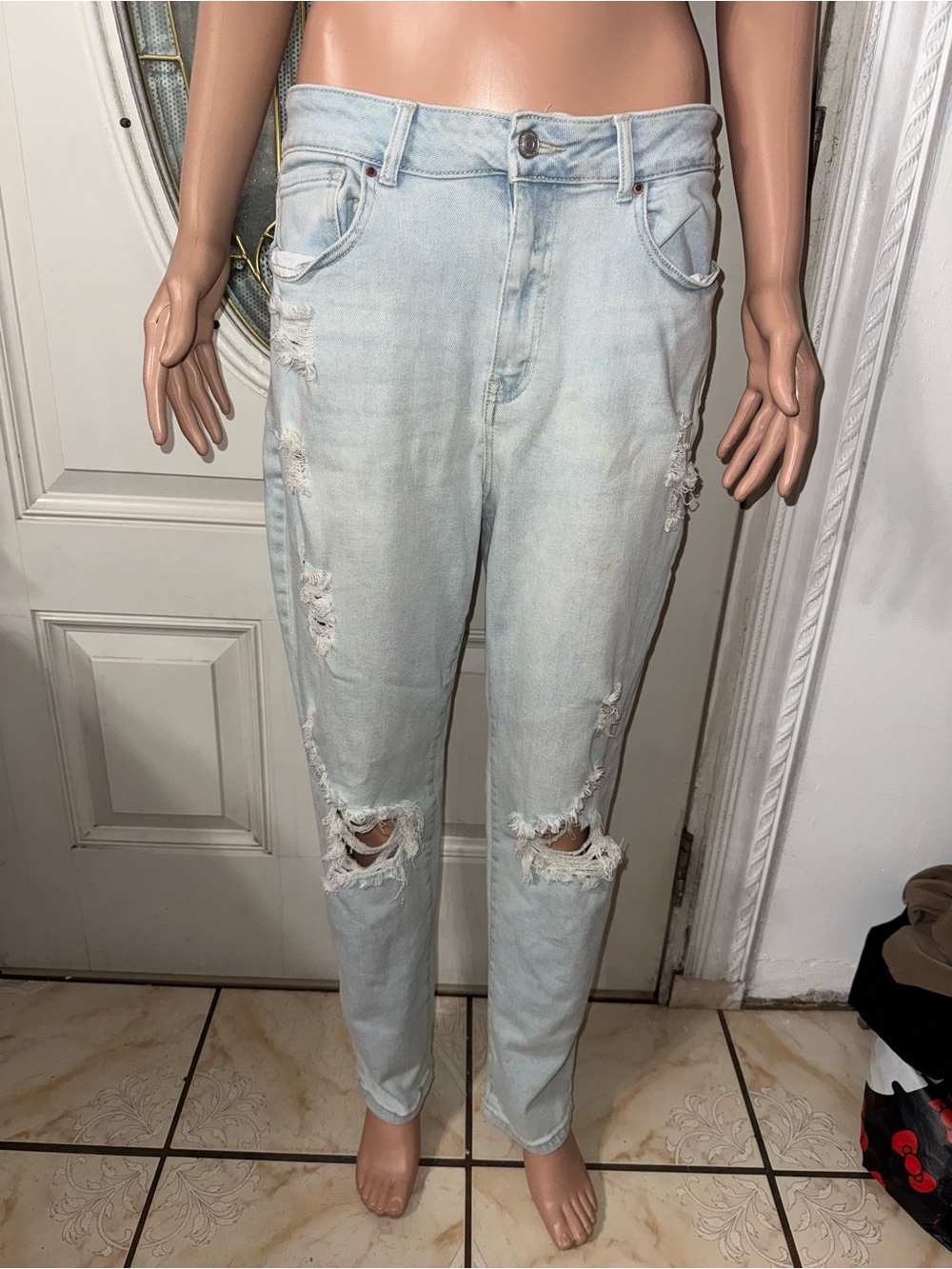 Women’s Wax Jean Light Blue Straight Leg Distressed Jeans size 9/29